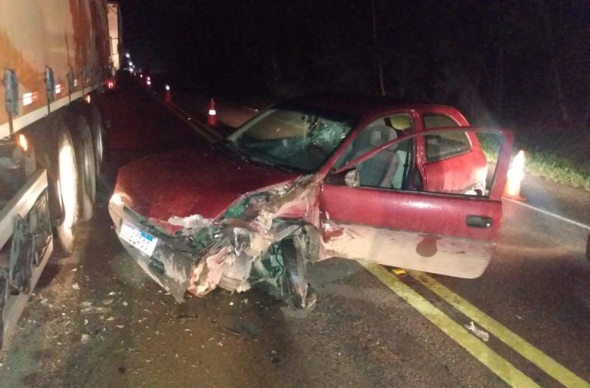  Acidente entre caminhão e carro deixa um ferido