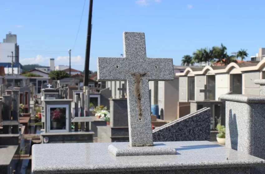  CEMITÉRIO: 300 sepulturas foram saqueadas em uma única noite