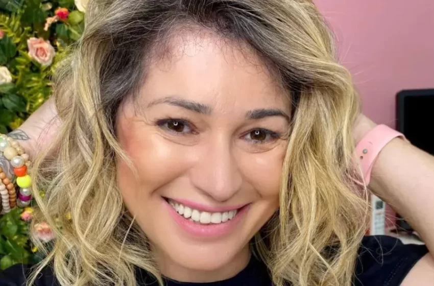  Mulher achada morta pelo filho divulgou separação na internet horas antes de ser assassinada