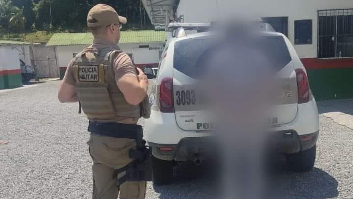  Três foragidos são capturados e levados ao presídio