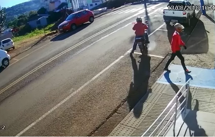  Ex-prefeito é condenado por ordenar assassinato de advogado