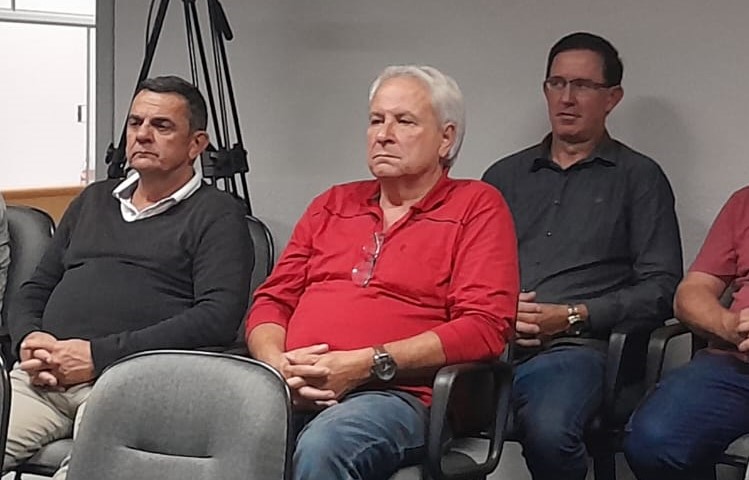  POSTULANTES: Três pré-candidatos na Câmara