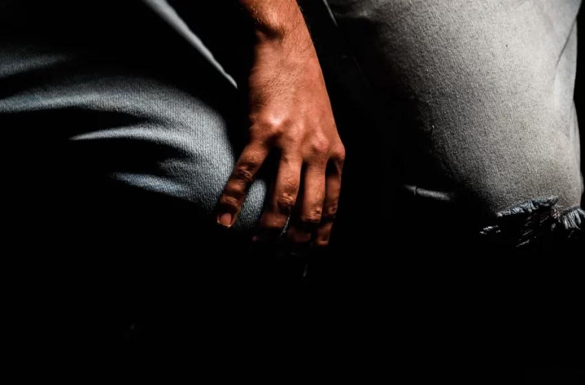  Tia é presa suspeita de ‘vender’ sobrinha de 13 anos a idoso para abuso sexual