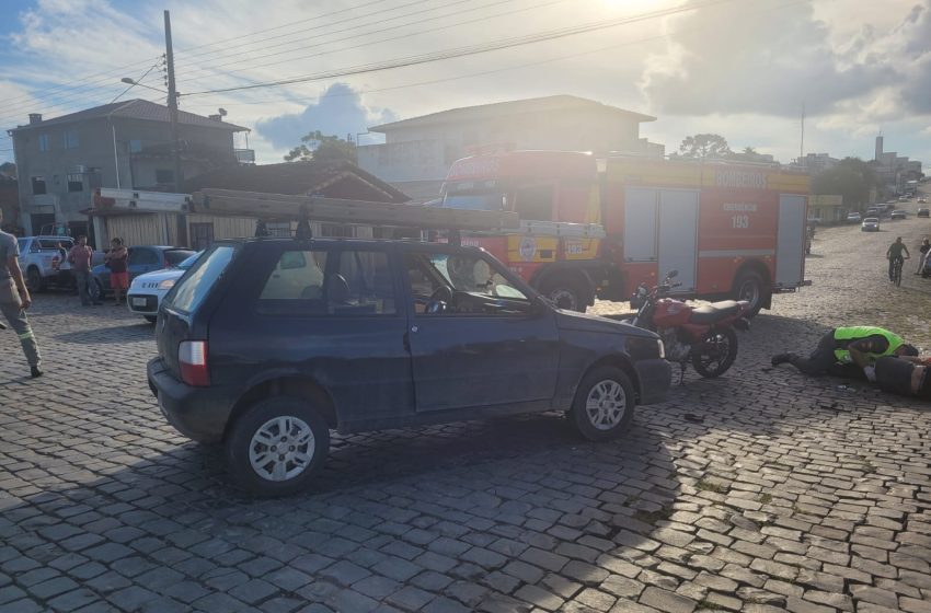  Motociclista sofre fratura exposta em acidente