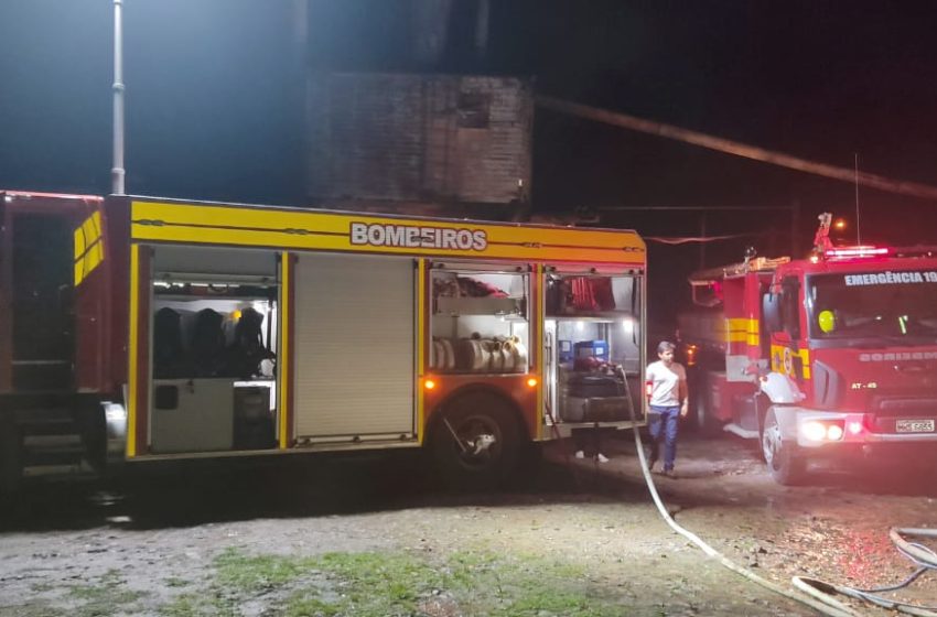  Incêndio no bairro Lençol: homem sofre queimaduras
