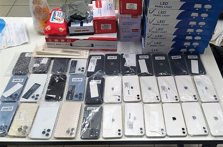  VÍDEO: PRF apreende mais de R$ 204 mil em celulares e eletrônicos em duas abordagens