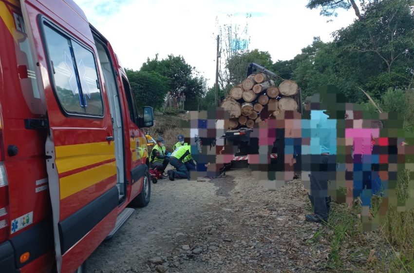  Trabalhador morre após sofrer queda de caminhão seguida de esmagamento