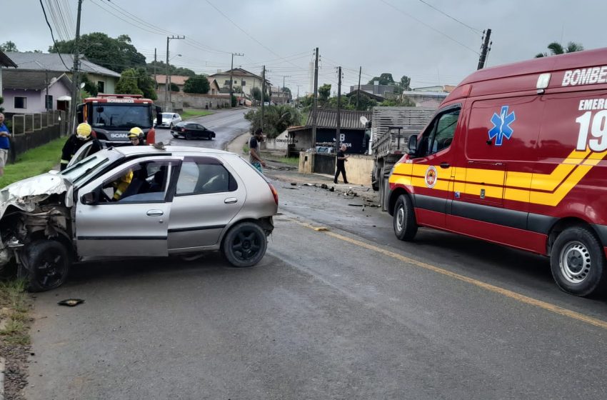  ACIDENTE: colisão frontal no bairro Brasília