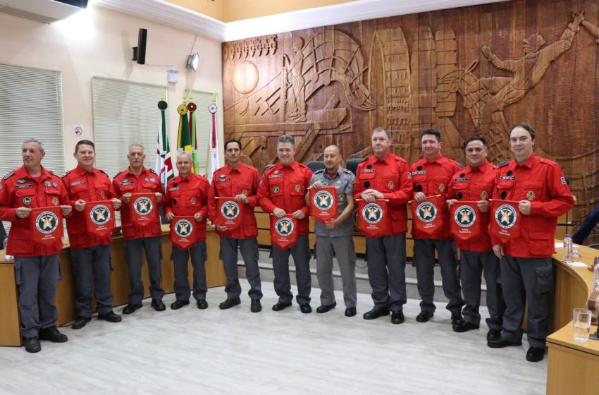  Bombeiros Voluntários recebem homenagem no legislativo