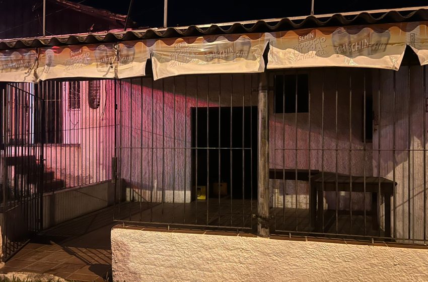  Mulher ateia fogo e se tranca dentro de bar