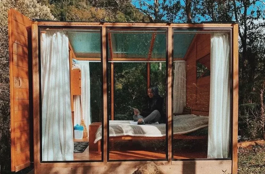  Cabana de vidro sem luz em meio à floresta em SC é a 2ª casa mais curtida do mundo por usuários do Airbnb