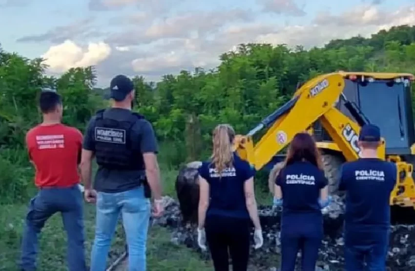  Quatro corpos são encontrados enterrados em chácara na cidade de Joinville