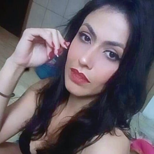  Vizinho mata mulher de 30 anos com golpes de faca na frente dos filhos