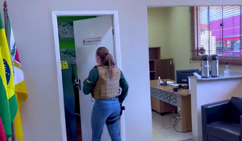  CORRUPÇÃO: Prefeitos acusados devem seguir presos