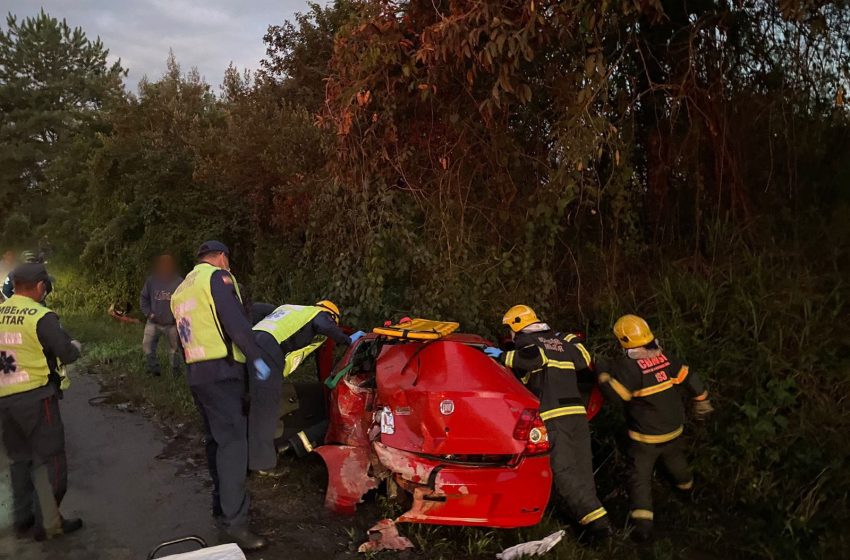  BR-280: acidente entre Van e automóvel envolve 20 pessoas