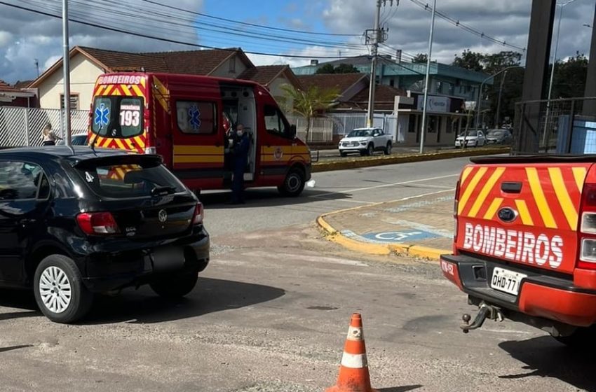  Colisão entre moto e carro deixa um ferido