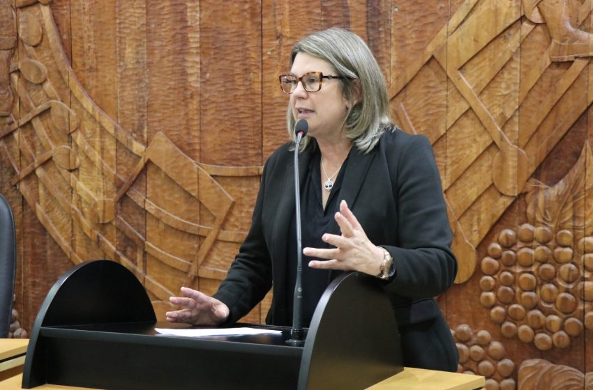  “MENINA DOS OLHOS”: Educação foi o principal assunto na Tribuna Livre