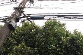  Homem sofre queda de 3 metros após se assustar com curto circuito
