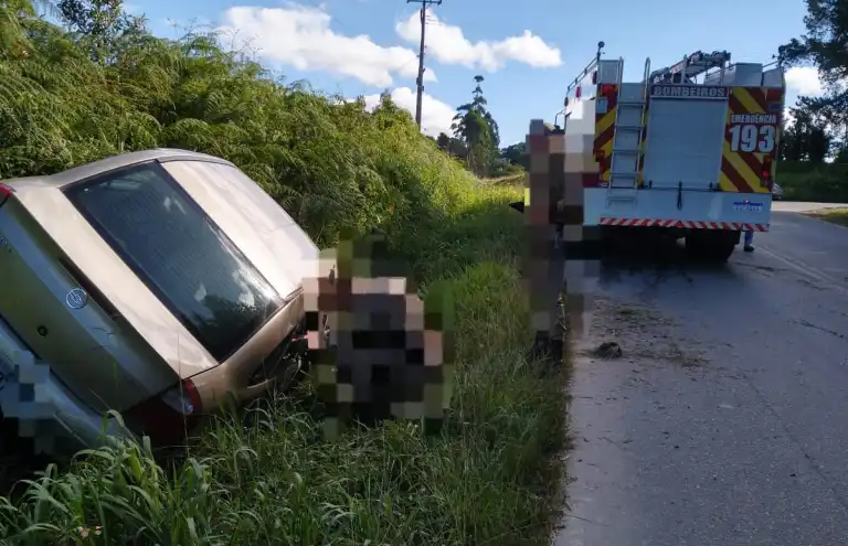  Carro é encontrado abandonado em Rio Negrinho