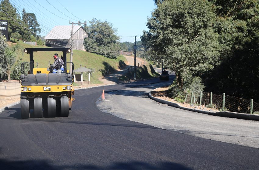  Estrada das Neves – Aplicação do asfalto deve ser concluída hoje