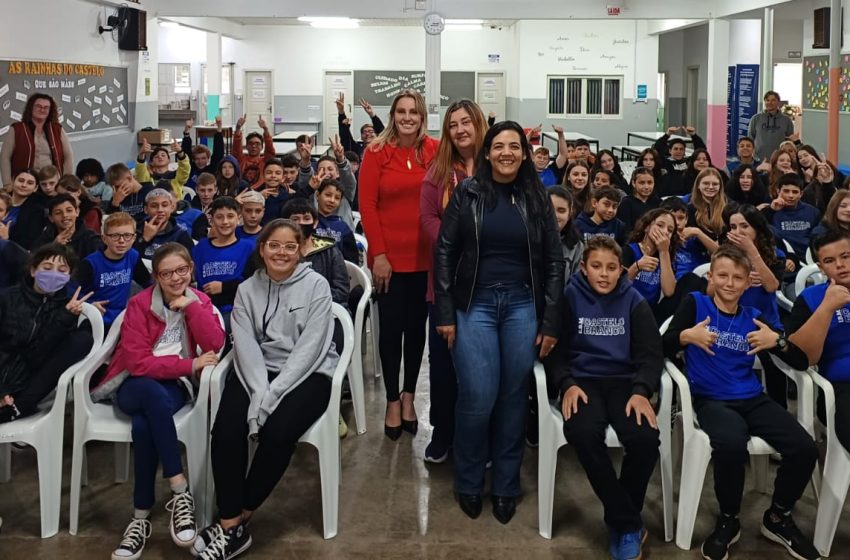  Parceria leva conscientização e orientação a estudantes