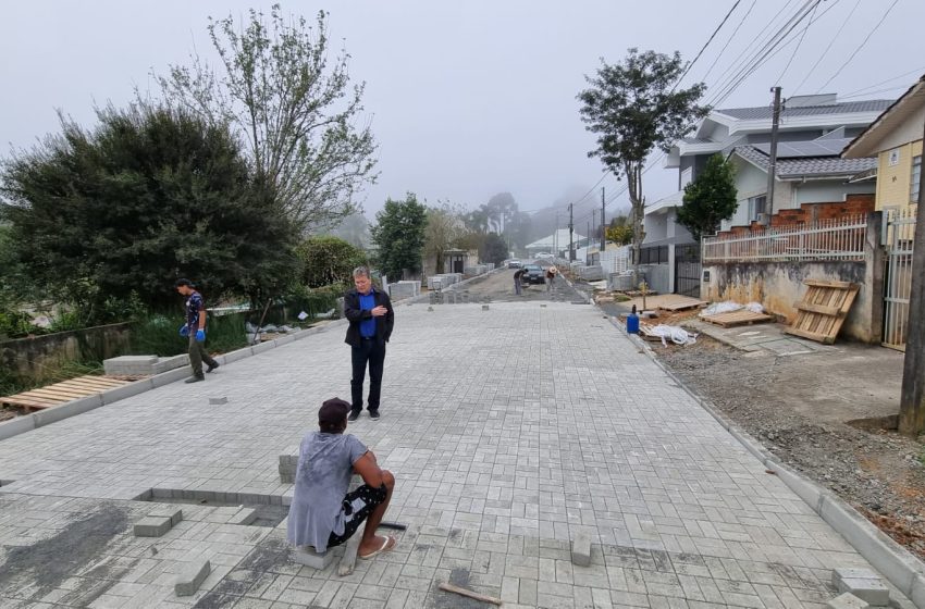  Pavimentação da Rua José Guesser é iniciada