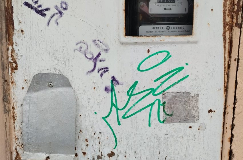  VANDALISMO: espaço cultural é pichado e usado por jovens para prática sexual