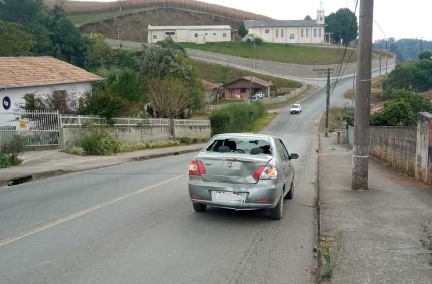  Motoqueiro se fere em acidente Colonial