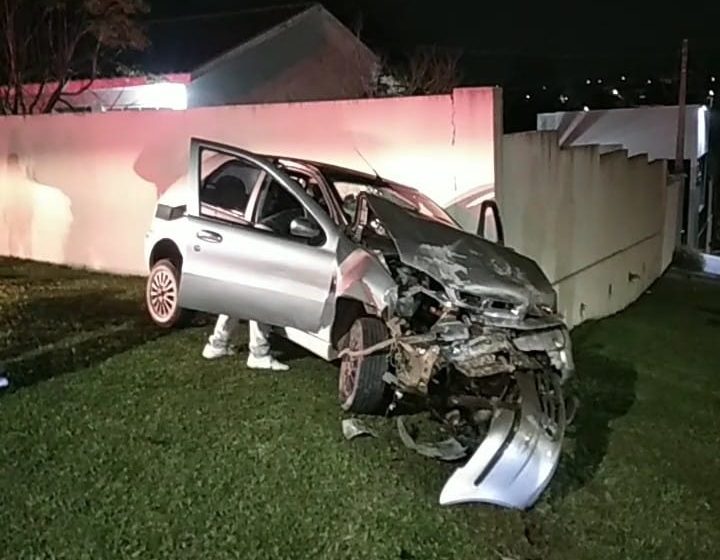  Acidente no início da noite de domingo resta em três feridos