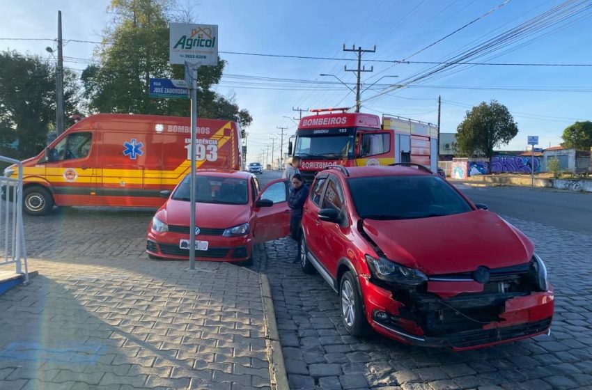  Colisão na manhã desta segunda; uma mulher foi conduzida ao Hospital