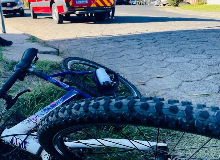  Ciclista fica ferido após se envolver em acidente