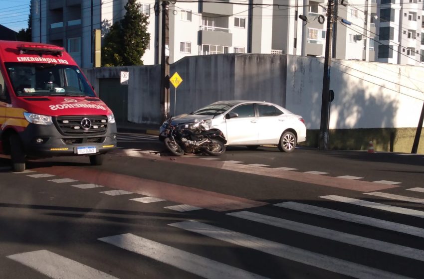 COLISÃO: Homem é ejetado cerca de 5 metros e fica ferido