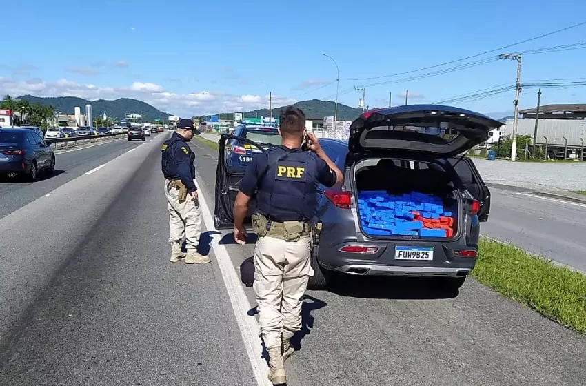  Perseguição na BR-101, carro roubado, motorista sem CNH e mais de R$ 800 mil em drogas