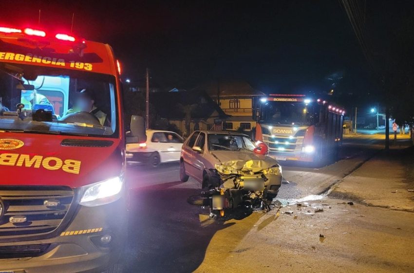  Motoqueiro ferido gravemente em colisão frontal entre carro e moto no bairro Brasília
