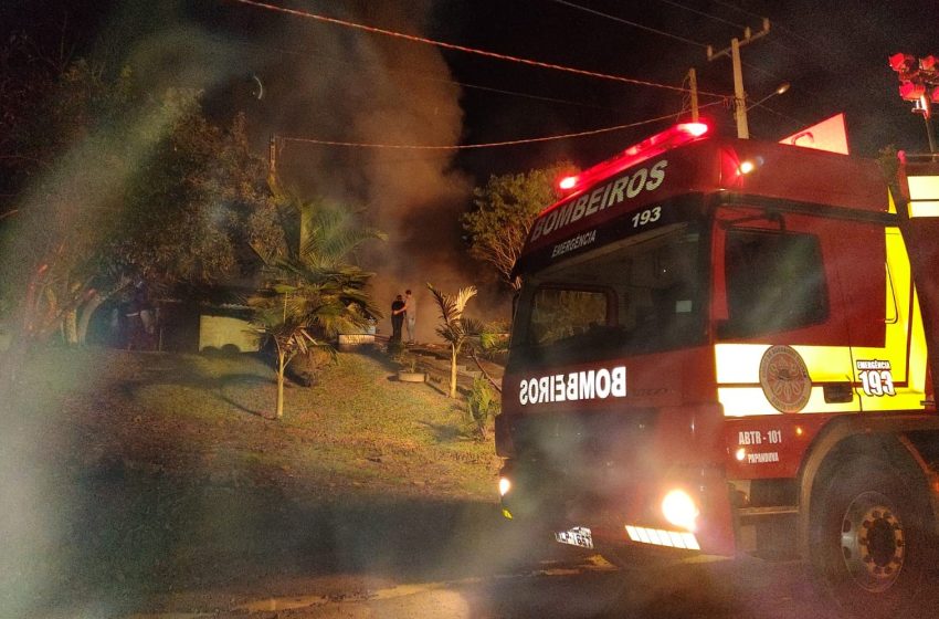  Mais uma residência consumida pelo fogo