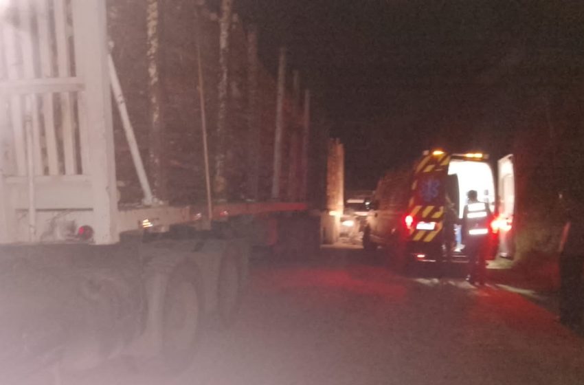  Bateu de moto em caminhão e morreu