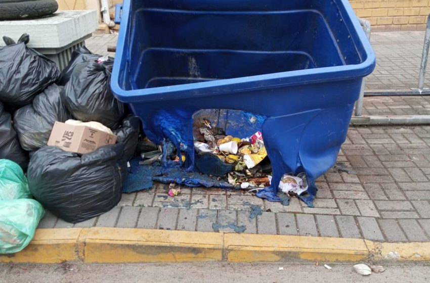  Vândalos entram em ação novamente