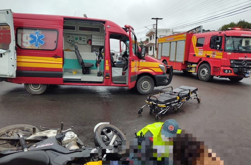  Mulher sofre fratura exposta em colisão envolvendo duas motos