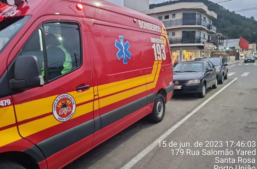  Acidente entre carro e moto resta em uma pessoa ferida