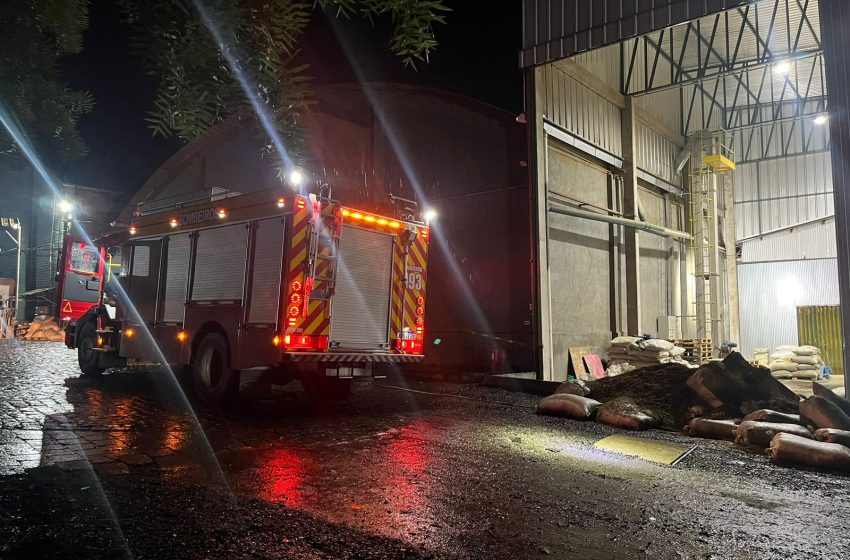  Incêndio em indústria ervateira na noite de quinta-feira