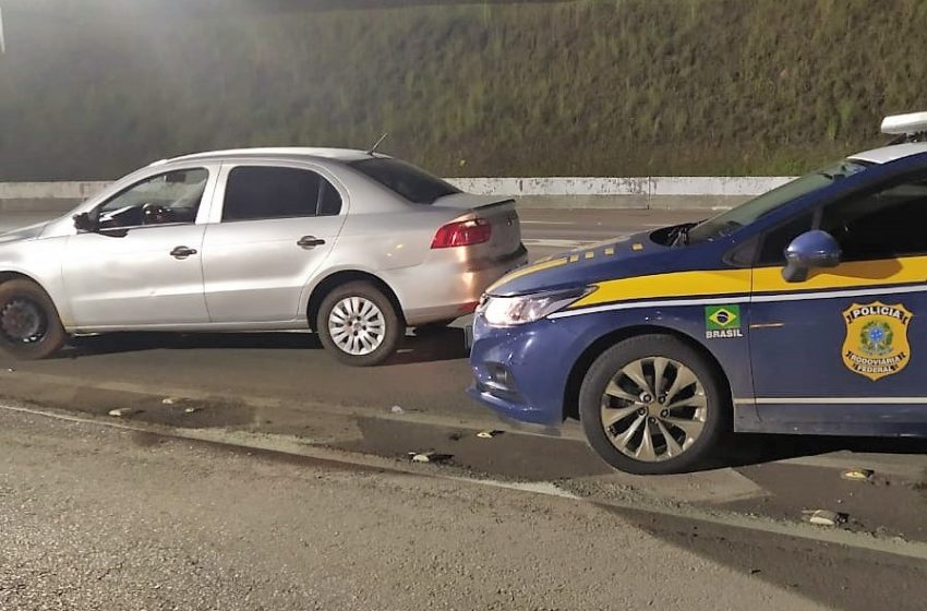  FOI DE PONTA: Carro tinha R$ 50 mil em débito