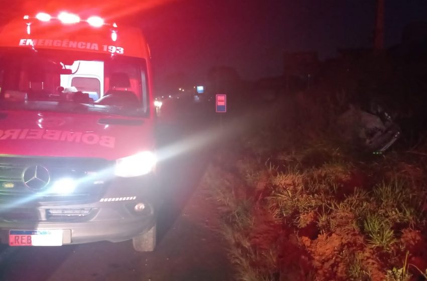  Bombeiros atendem capotamento na SC-418