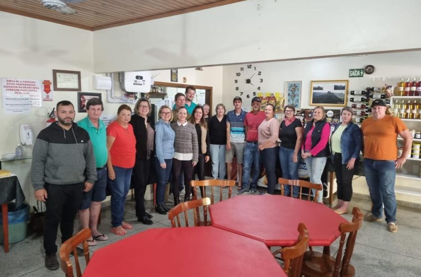  Comunidade de Rio Natal recebe vereadoras e Diretora de Turismo