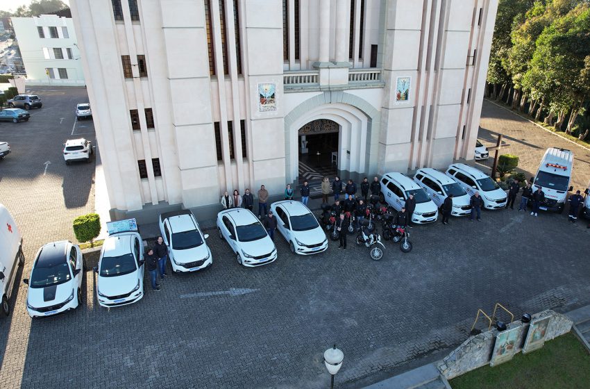  Saúde recebe nova frota de veículos