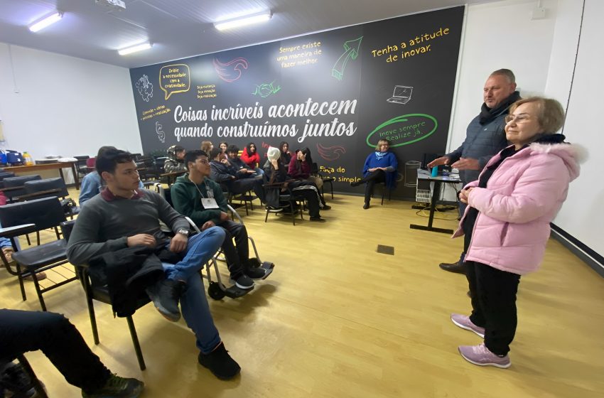  Jovens do projeto #aTuAção visitam a Condor