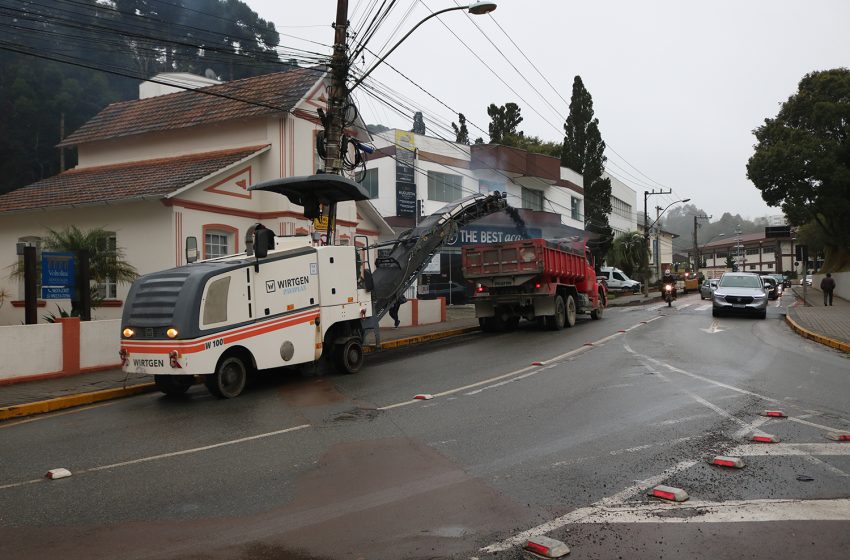  ATENÇÃO: trânsito em meia pista Capitão Ernesto Nunes