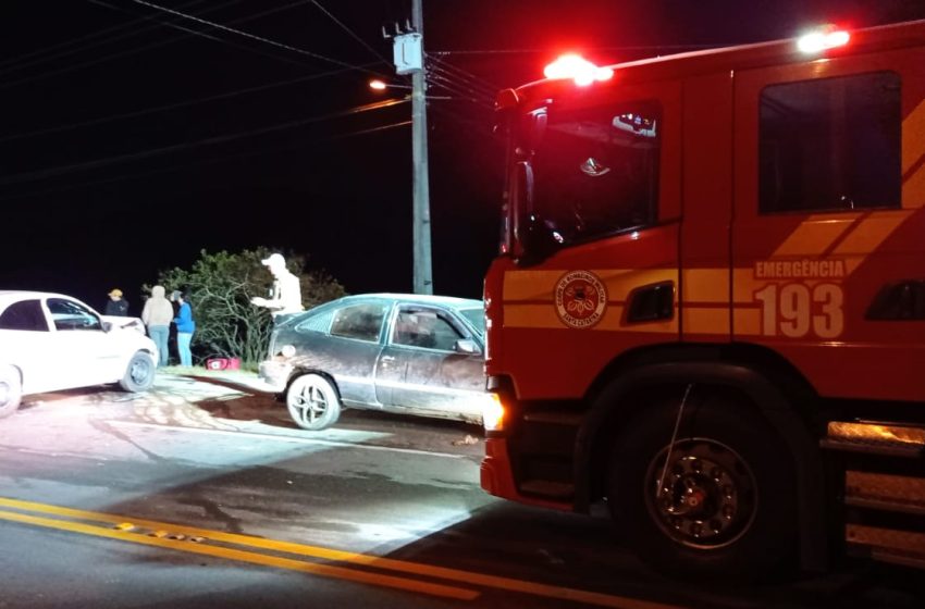  Quatro pessoas feridas em colisão frontal