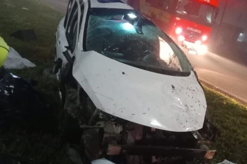  Motorista morre após carro capotar na BR-101