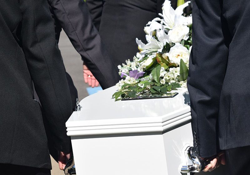  Funerária descobre que homem dado como morto em hospital estava vivo