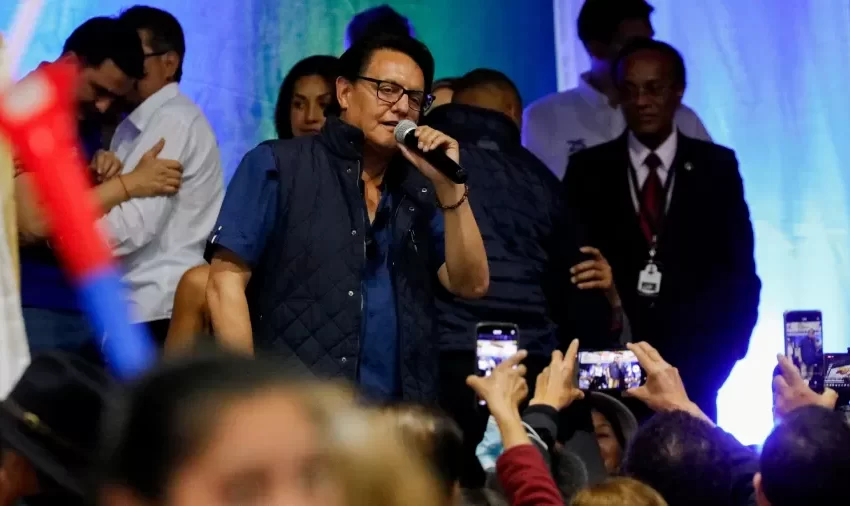  Candidato à presidência do Equador foi assassinado na noite de quarta-feira